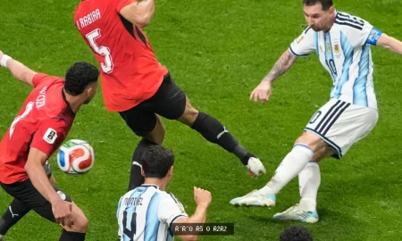 الأرجنتين تقلب تأخرها على مصر وتبلغ ربع النهائي