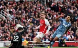 أرسنال يطمح لتعميق جراح أستون فيلا في قمة الدوري الإنجليزي