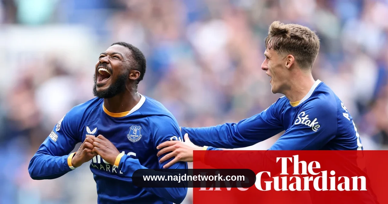 إيفرتون يخطف تعادلًا مثيرًا من مانشستر يونايتد في الدوري الإنجليزي